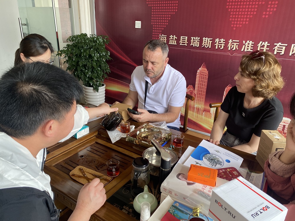 Welkom buitenlandse klanten om Xinhan Technology Co., LTD te bezoeken