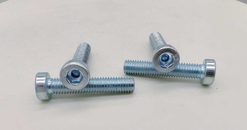 Hoe gebruik ik DIN6912 binnen zeshoek met geleidegat korte cilindrische kopschroef?